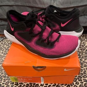 Nike Women’s Flex RN Fuchsia and Black size 10.5